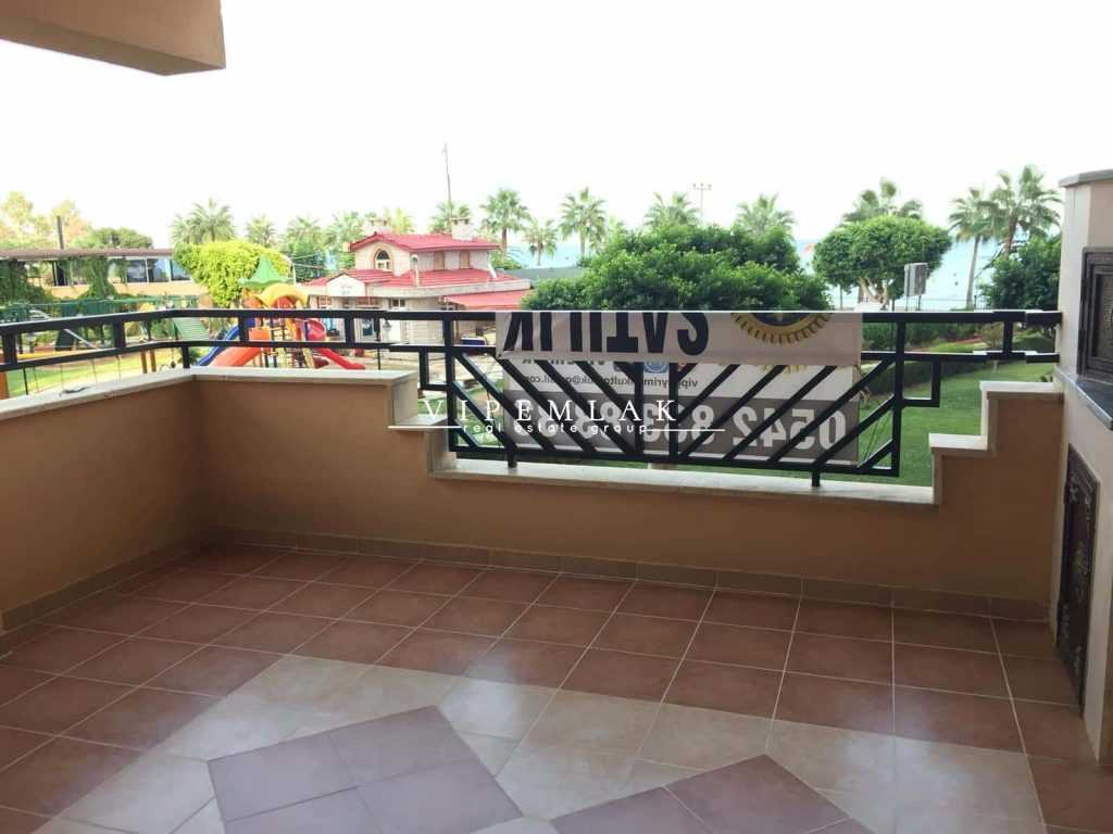 ÇEŞMELİ LİPARİS 3 SİTESİ EŞYALI SATILIK 3+1 UYGUN FİYATLI DAİRE