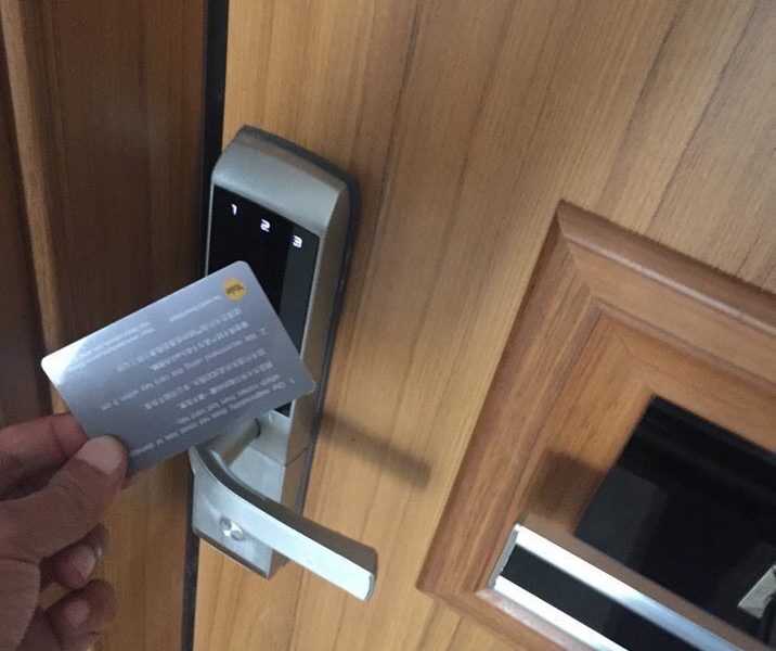 ERDEMLİ ALATA ATA KONUTLARINDA HAVUZLU 4+1 SATILIK DAİRE