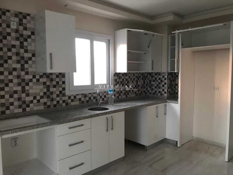 erdemli akdeniz mahallesinde hacı ömer serin sitesinde 3+1 bağımsız mutfak satılık daire