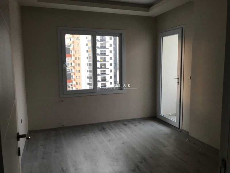 erdemli akdeniz mahallesinde hacı ömer serin sitesinde 3+1 bağımsız mutfak satılık daire