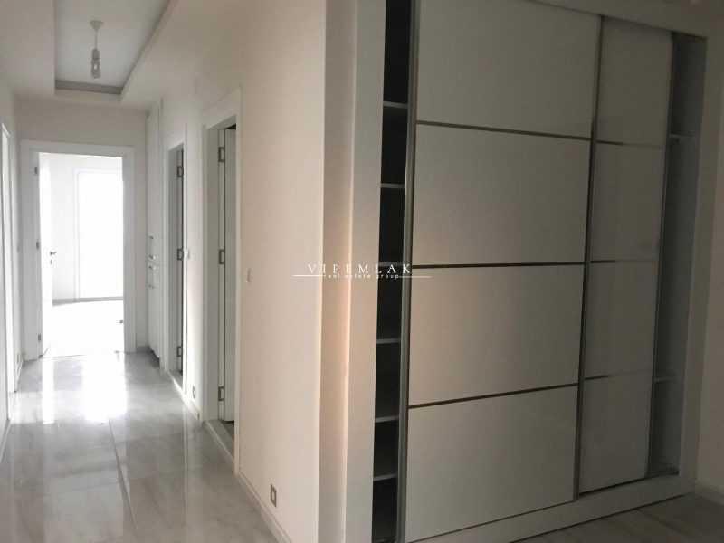 erdemli akdeniz mahallesinde hacı ömer serin sitesinde 3+1 bağımsız mutfak satılık daire