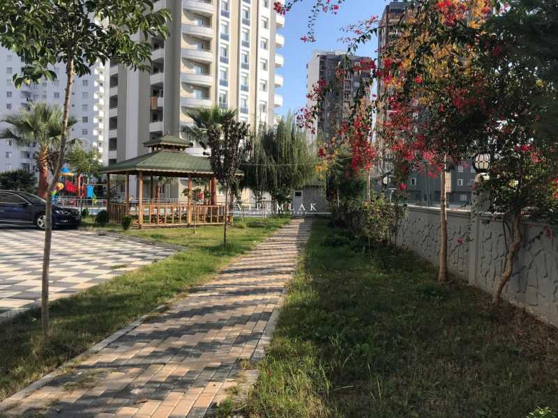 mezitli tece kybele court sitesinde 2+1 satılık daire
