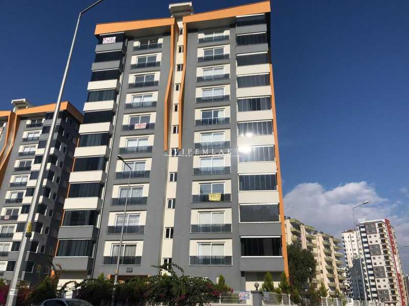 mezitli tece akşahin sitesinde havuzlu 2+1 satılık lüks daire