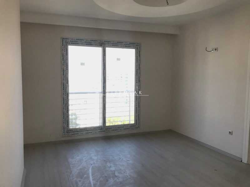 mezitli tece akşahin sitesinde havuzlu 2+1 satılık lüks daire