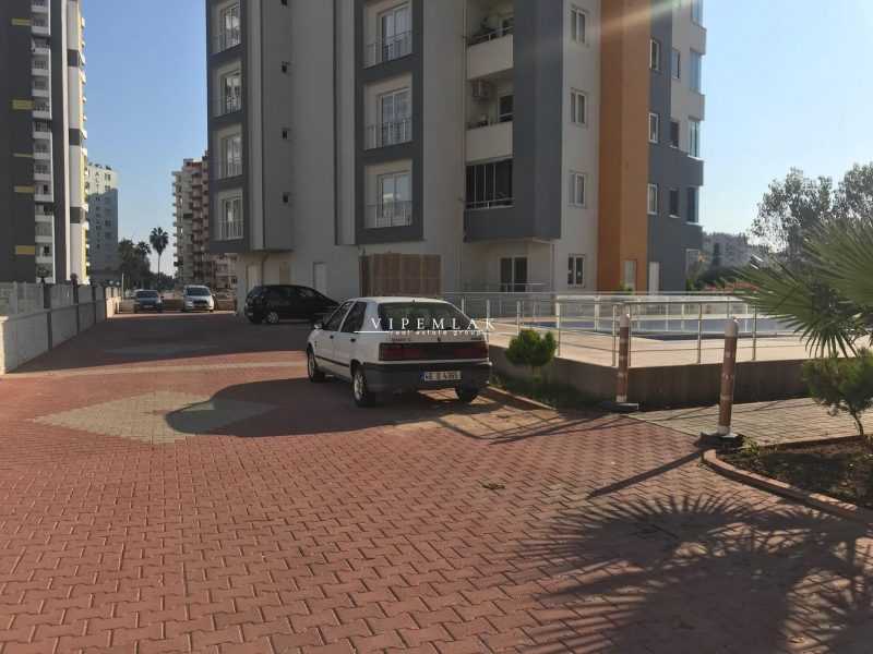 mezitli tece akşahin sitesinde havuzlu 2+1 satılık lüks daire
