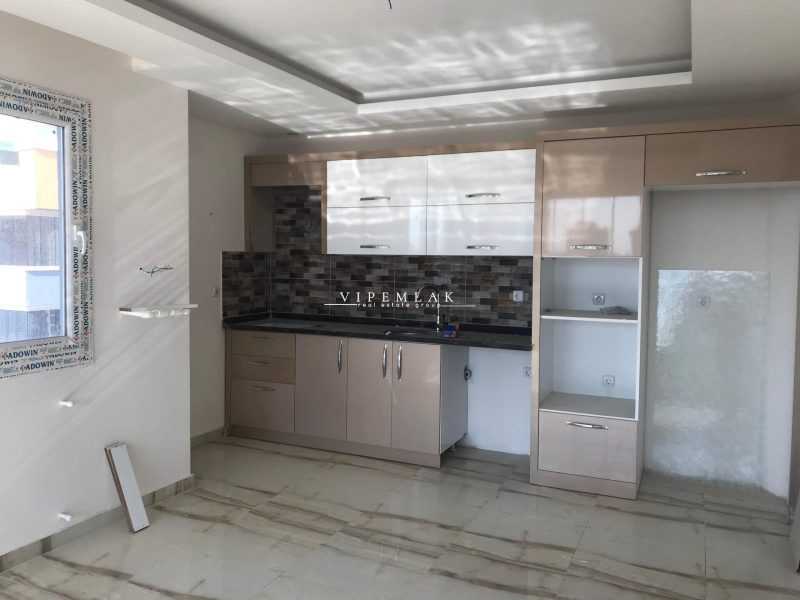 mezitli tece akşahin sitesinde havuzlu 2+1 satılık lüks daire