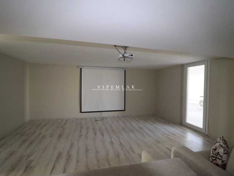 Erdemli Bulvar Yeşilyurt Sitesinde 5+1 Satılık Lüks Daire
