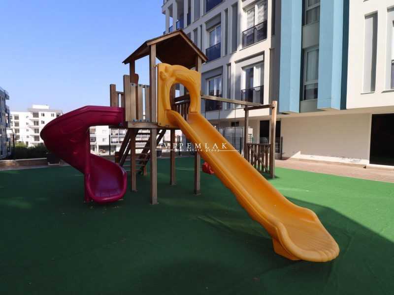 Erdemli Bulvar Yeşilyurt Sitesinde 5+1 Satılık Lüks Daire