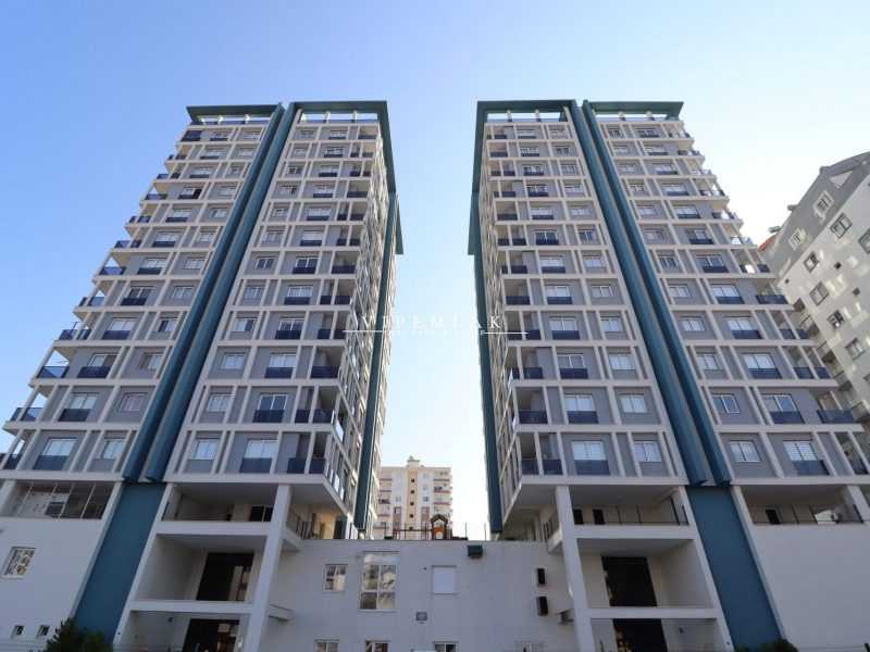 Erdemli Bulvar Yeşilyurt Sitesinde 5+1 Satılık Lüks Daire
