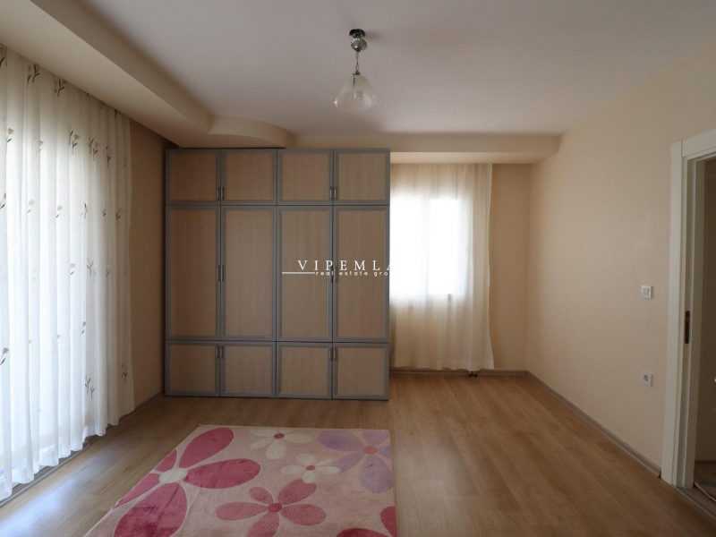 Erdemli Merkez Türbe Caddesi Florya Towers Sitesinde 3+1 Bağımsız Mutfak Satılık Daire