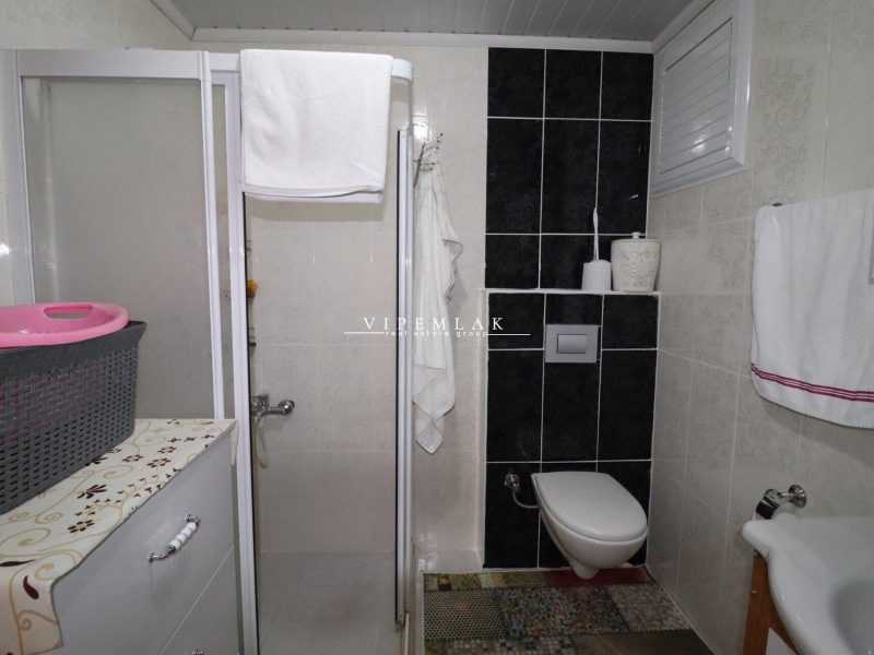 Erdemli Merkez Türbe Caddesi Florya Towers Sitesinde 3+1 Bağımsız Mutfak Satılık Daire