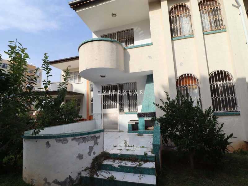 ARPAÇBAHŞİŞ’TE DENİZE SIFIR SİTEDE SATILIK VİLLA