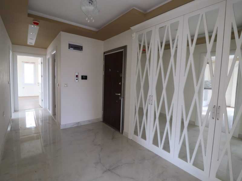 Erdemli Alata Merintur Sitesinde 3+1 Teraslı Satılık Daire