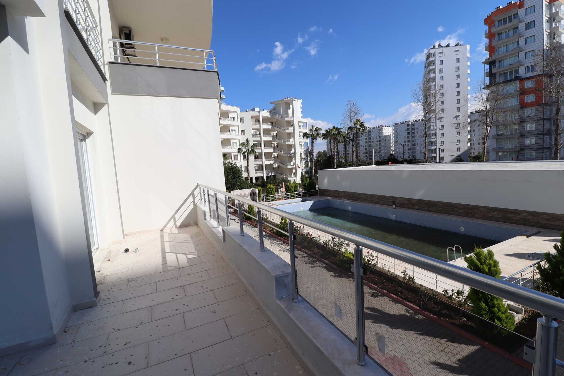 Mersin Erdemli Arpaçbahşiş Solin Park 2 + 1 appartement te koop met breed balkon