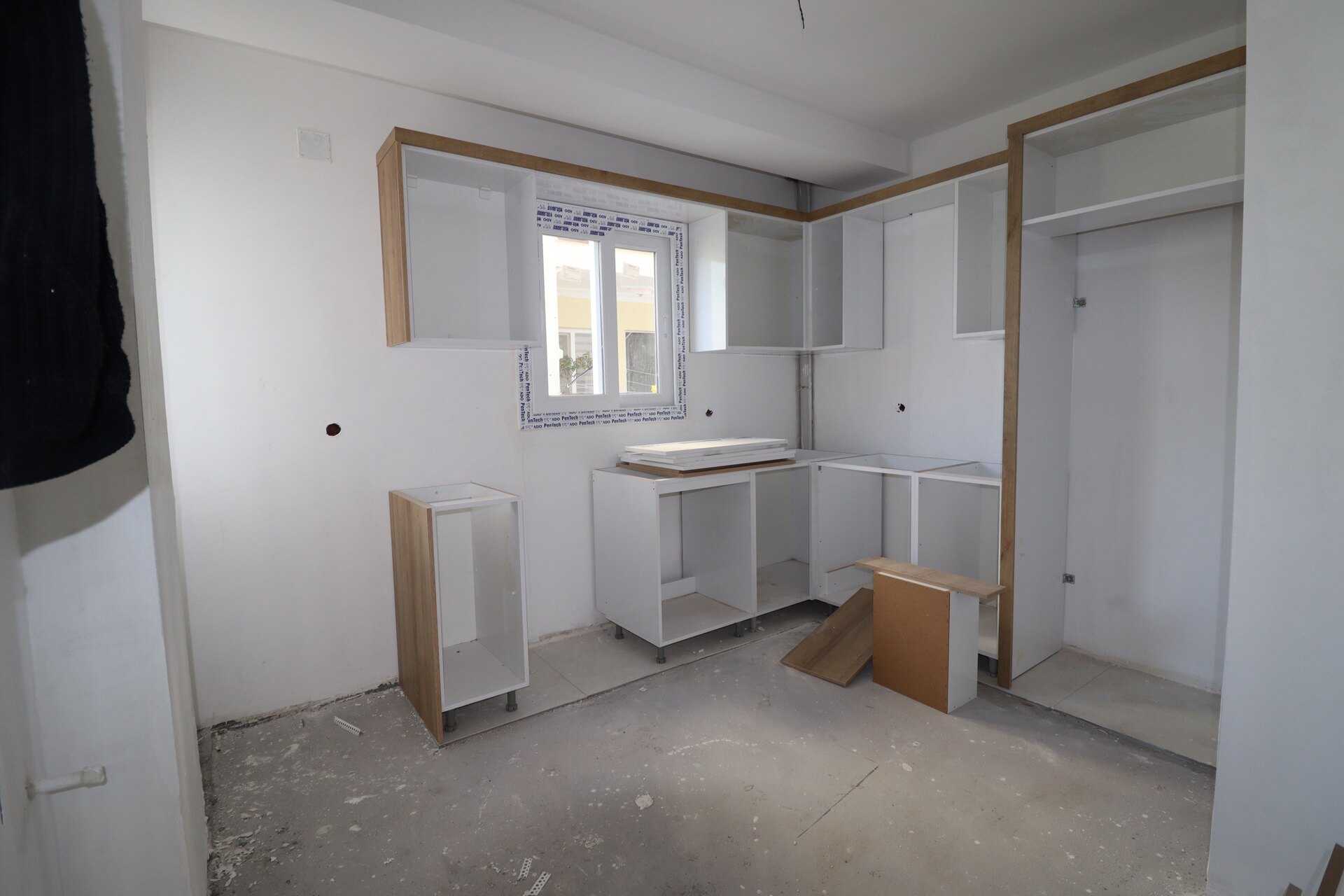 Erdemli Alata Mah 2 + 1 onafhankelijke keuken 3-Front appartement te koop in 2 maanden