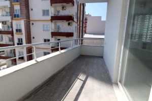 Erdemli Alata mah. D400 Highway Independent Kitchen Apartment mit 2 Schlafzimmern zum Verkauf mit 3 Fronten