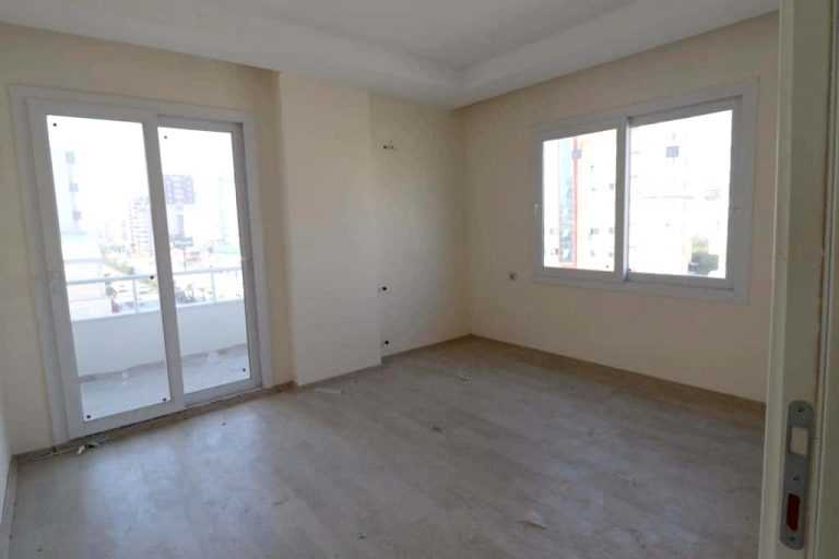 Erdemli Alata mah. D400 Highway Independent Kitchen Apartment mit 2 Schlafzimmern zum Verkauf mit 3 Fronten
