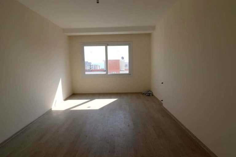 Erdemli Alata mah. D400 Highway Independent Kitchen Apartment mit 2 Schlafzimmern zum Verkauf mit 3 Fronten