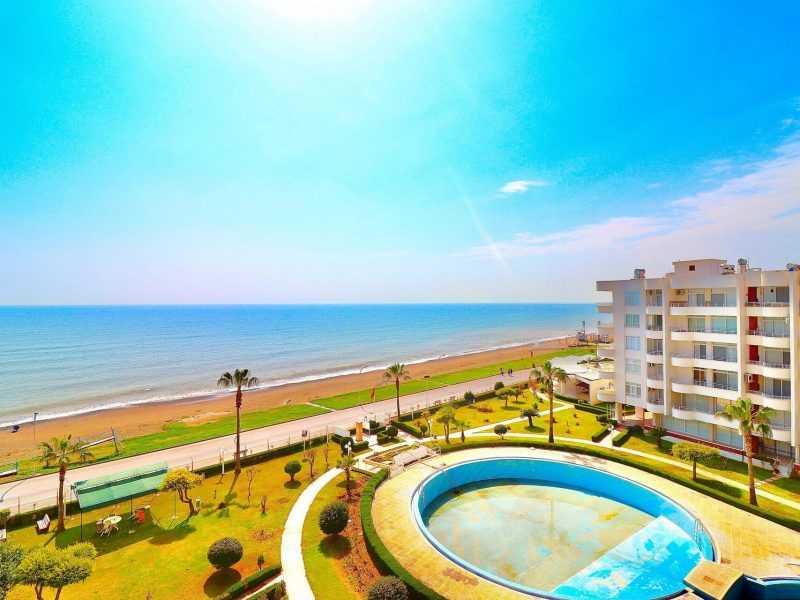 Erdemli Arpaçbahşiş Yıldız Taşı Sitesinde Denize Sıfır Satılık Daire
