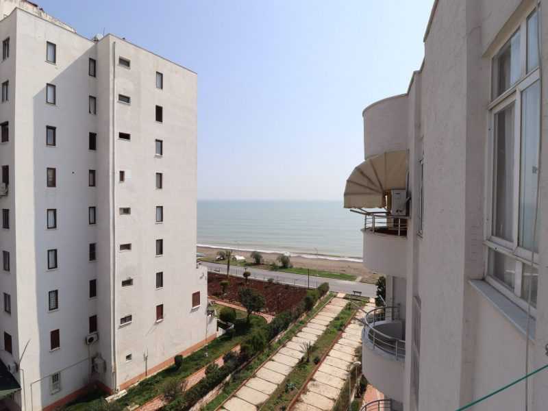 Erdemli Arpaçbahşiş Yıldız Taşı Sitesinde Denize Sıfır Satılık Daire