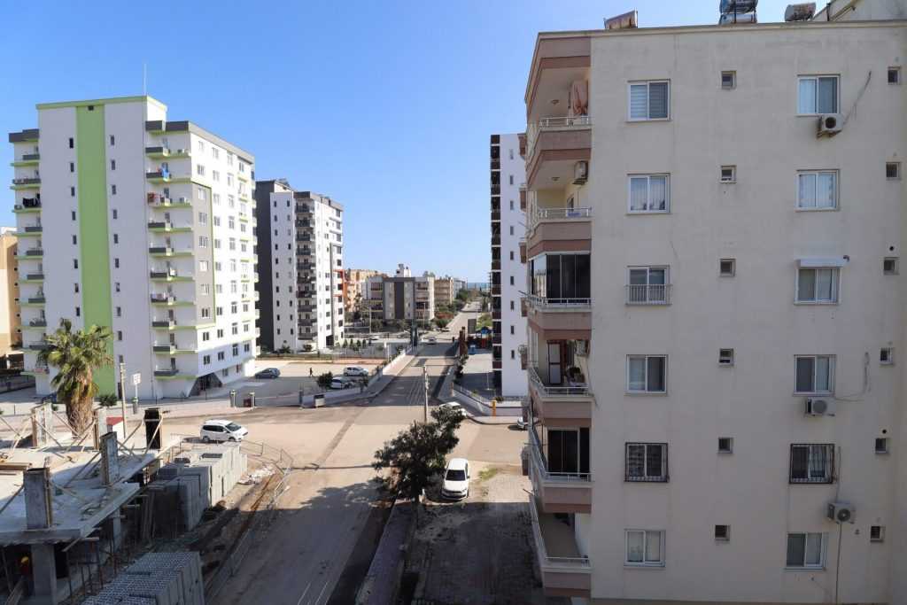 Erdemli Alata Mah. Verda Apt. Satılık 2+1 Geniş Uygun Daire