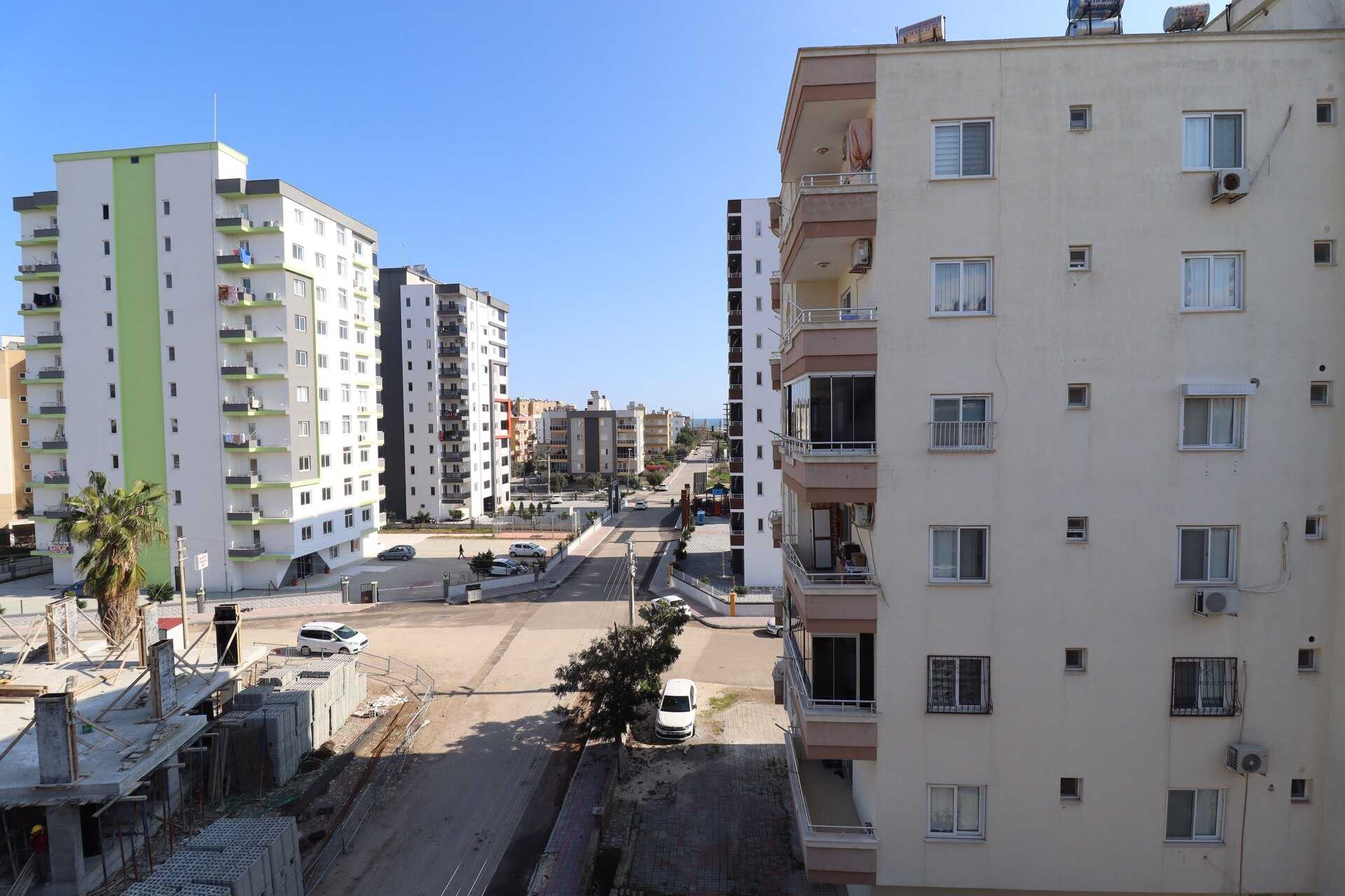 Erdemli Alata Mah. Verda Apt. 2 + 1 Grote, geschikte flat te koop