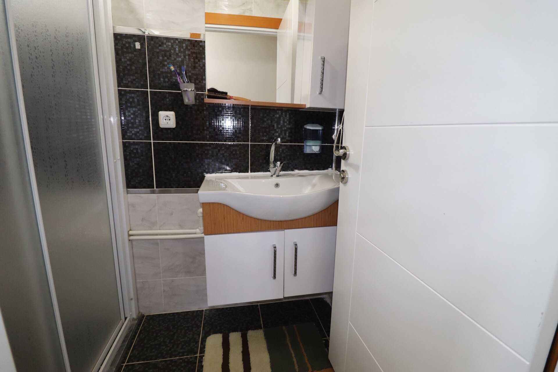 Erdemli Alata Mah. Verda Apt. 2 + 1 Grote, geschikte flat te koop