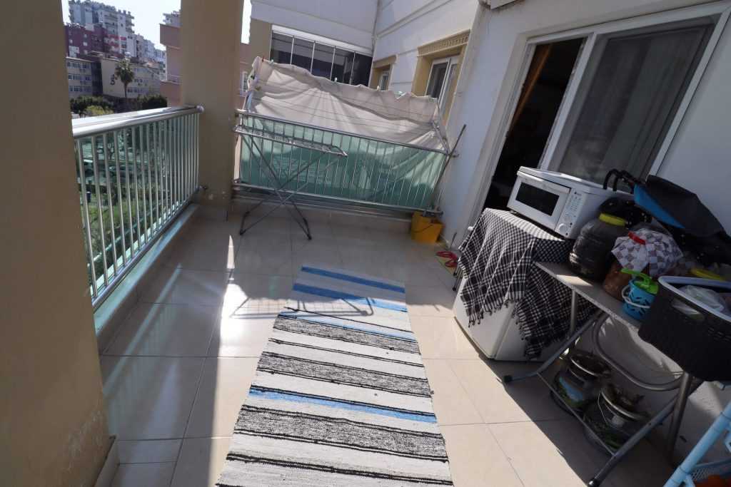 Erdemli Alata Mah. Verda Apt. Satılık 2+1 Geniş Uygun Daire