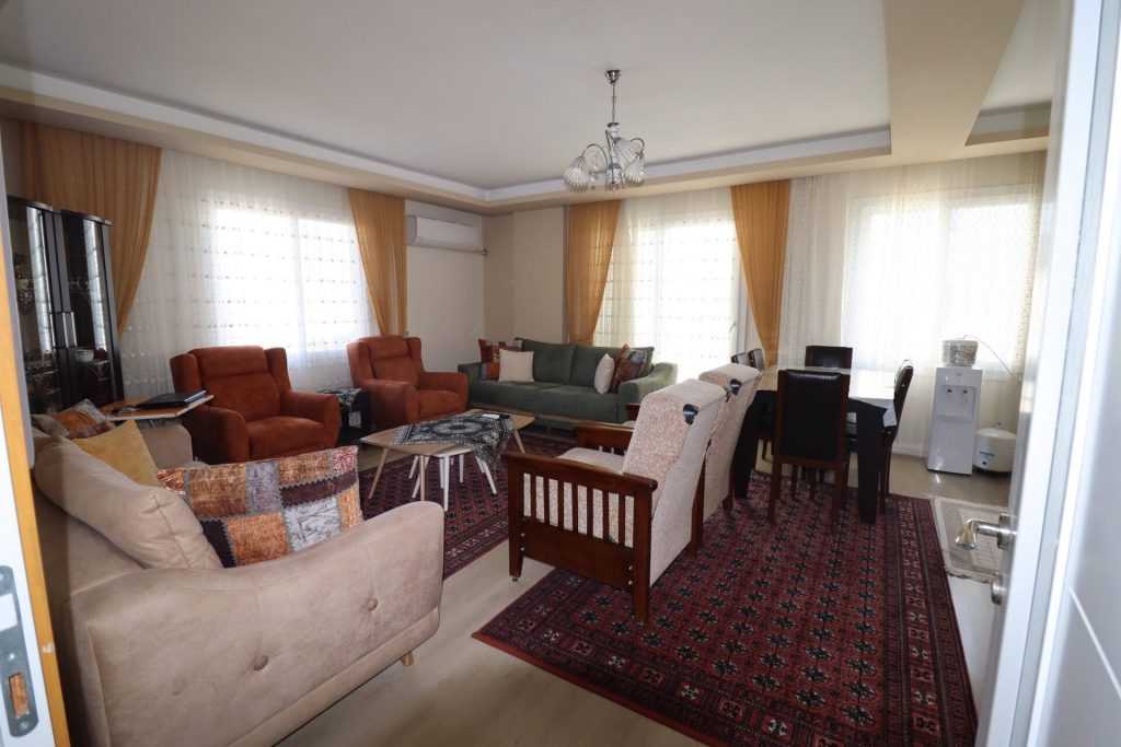 Erdemli Alata Mah. Verda Apt. Satılık 2+1 Geniş Uygun Daire