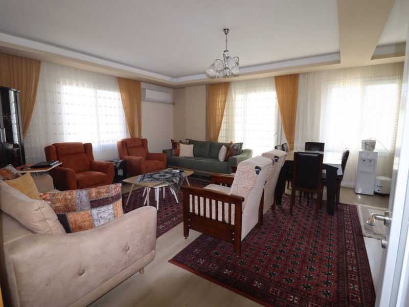 Erdemli Alata Mah. Verda Apt. Satılık 2+1 Geniş Uygun Daire