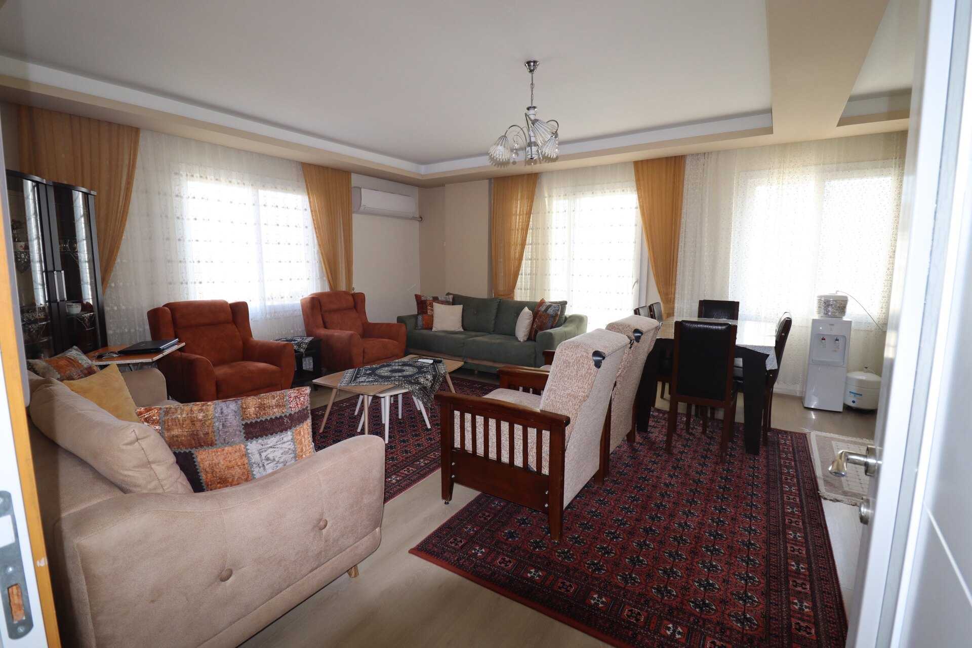 Erdemli Alata Mah. Verda Apt. 2 + 1 Grote, geschikte flat te koop