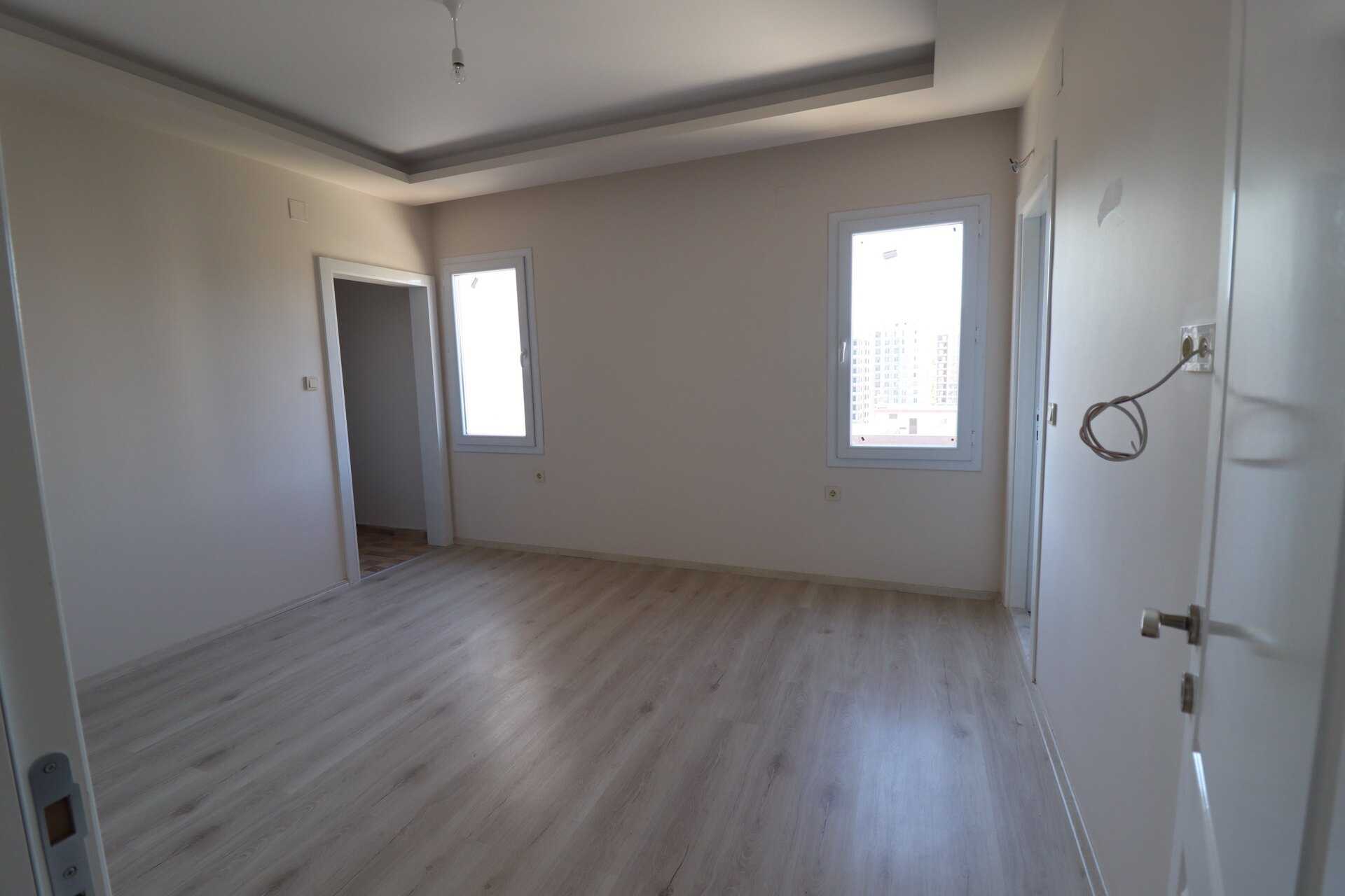 Erdemli Akdeniz Mah. Luxe 3 + 1 appartement te koop in de basisschool van Hürriyet