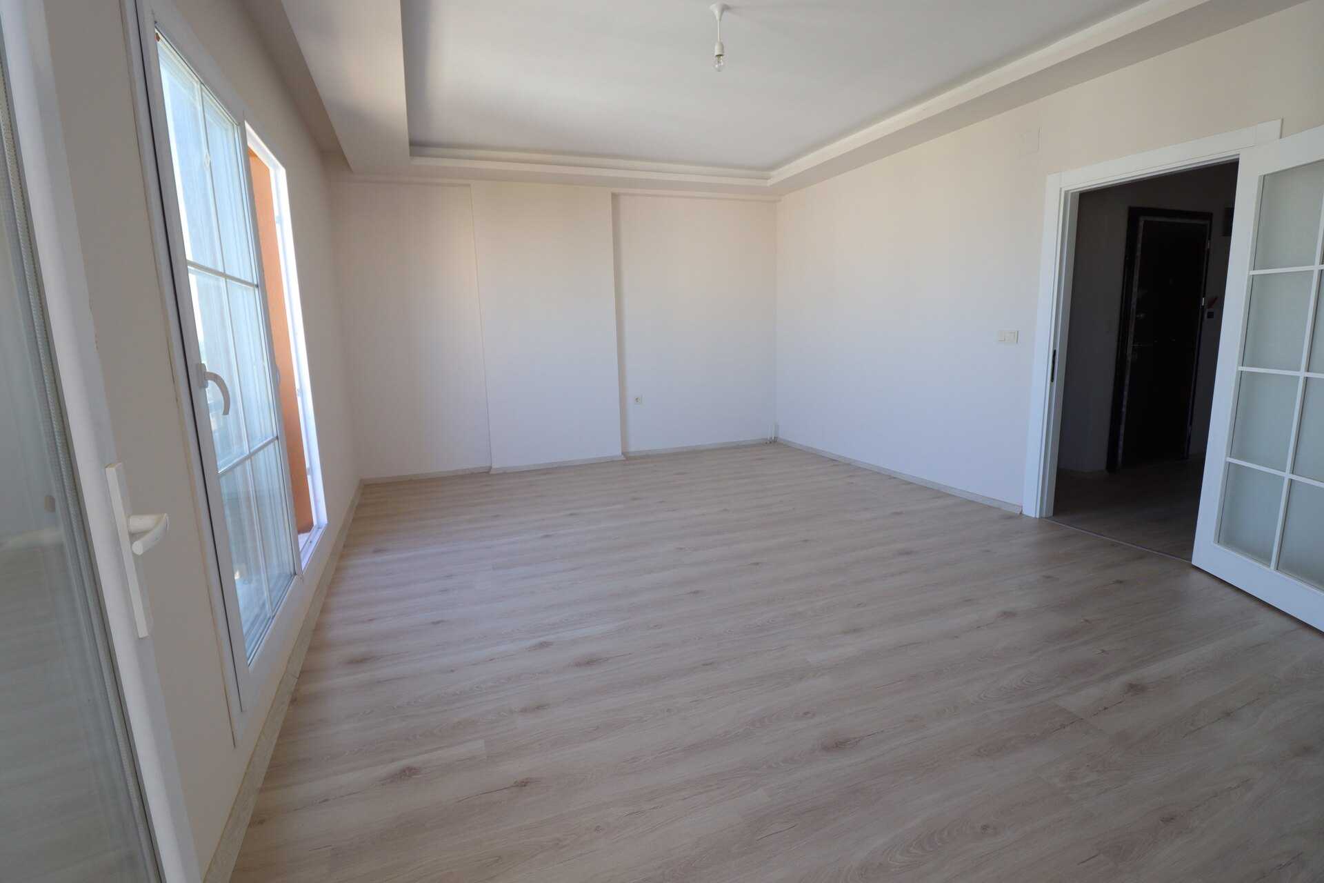 Erdemli Akdeniz Mah. Luxe 3 + 1 appartement te koop in de basisschool van Hürriyet