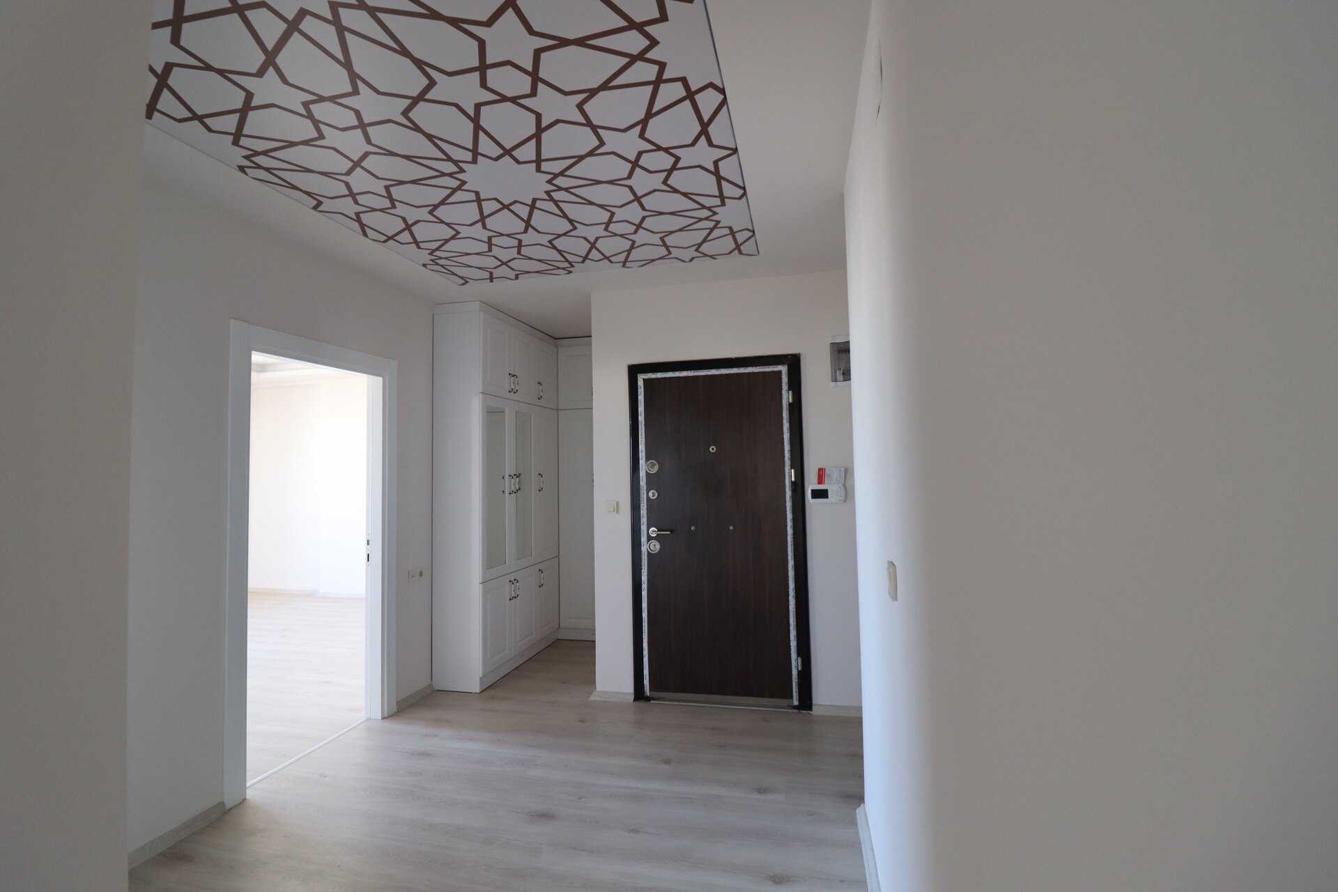 Erdemli Akdeniz Mah. Luxe 3 + 1 appartement te koop in de basisschool van Hürriyet