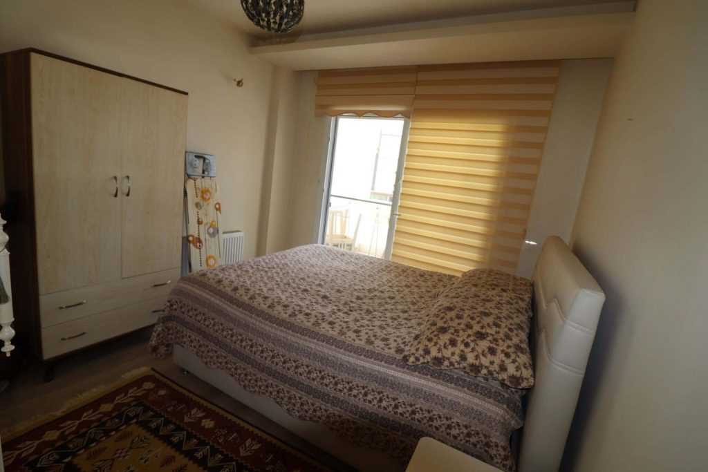 ERDEMLİ TÖMÜK CLASS SİTESİNDE EŞYALI KELEPİR SATILIK 1+1 DAİRE