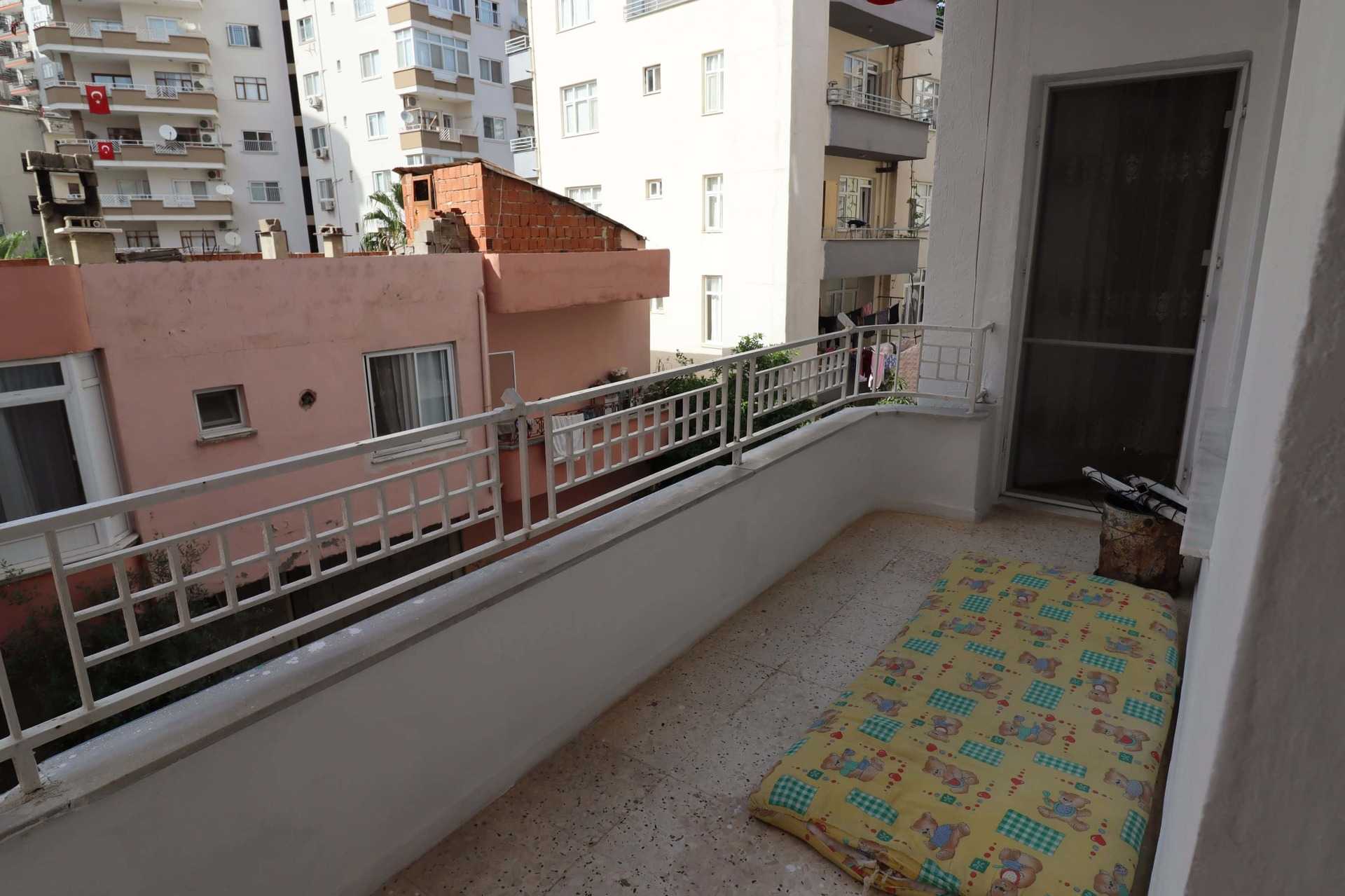 3 + 1 FLAT TE KOOP IN DE BUURT VAN DE ZEE IN ERDEMLİ CENTER