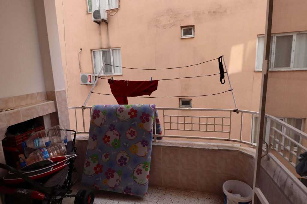 ERDEMLİ MERKEZDE DENİZE YAKIN SATILIK 3+1 DAİRE
