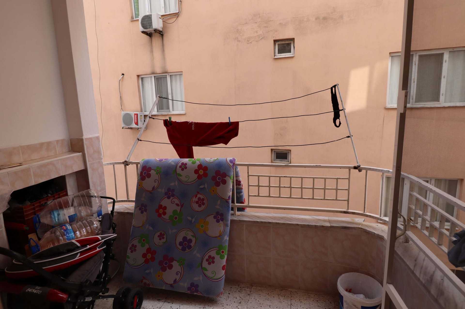 3 + 1 FLAT TE KOOP IN DE BUURT VAN DE ZEE IN ERDEMLİ CENTER
