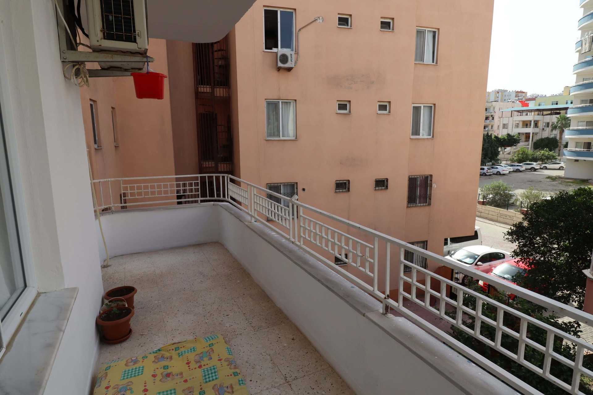 3 + 1 FLAT TE KOOP IN DE BUURT VAN DE ZEE IN ERDEMLİ CENTER