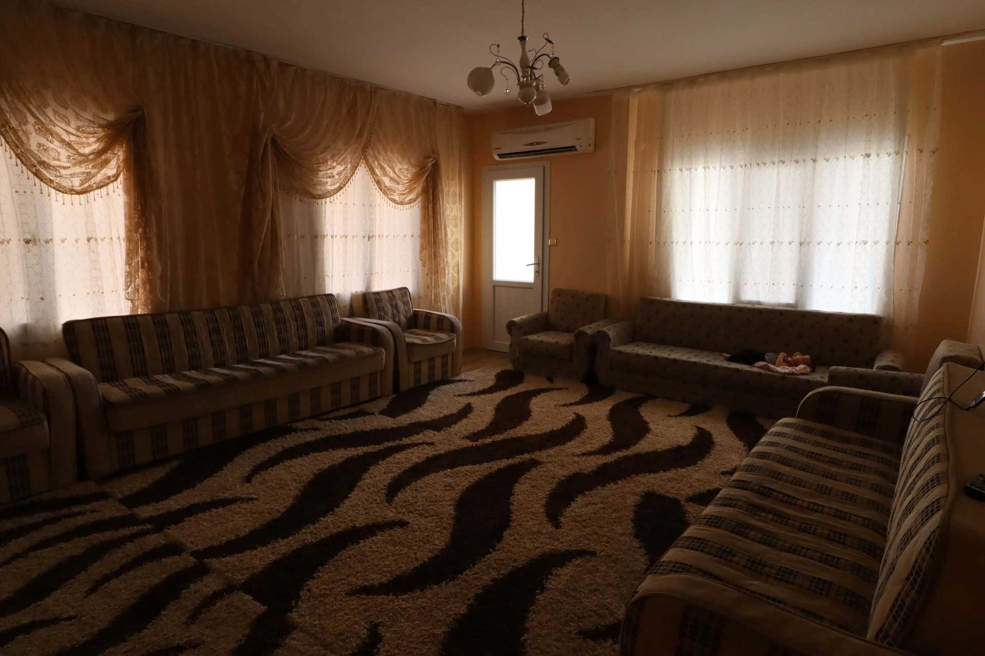 3 + 1 FLAT TE KOOP IN DE BUURT VAN DE ZEE IN ERDEMLİ CENTER
