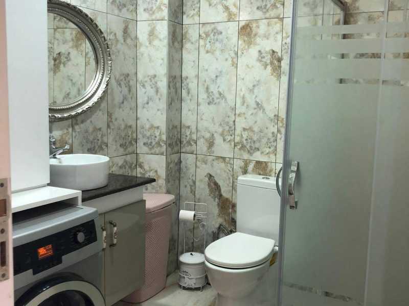 MEZİTLİDE SATILIK DENİZ MANZARALI LÜKS YAPILI VİLLA