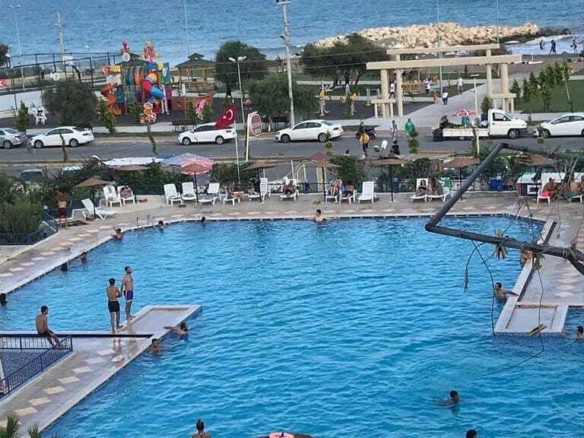 ERDEMLİ GÜZELDAĞ SİTESİ EŞYALI SATILIK 2+1 DAİRE