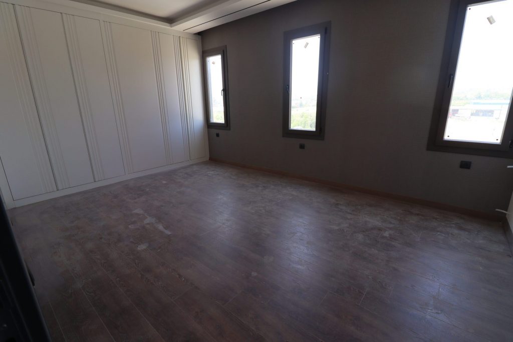 MERSİN ARPAÇBAHŞİŞ KAYIKÇIOĞLU’NDA SATILIK LÜKS 4+1 DAİRE