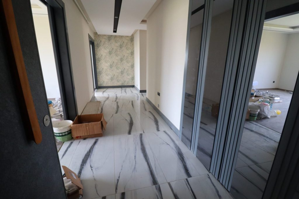 MERSİN ARPAÇBAHŞİŞ KAYIKÇIOĞLU’NDA SATILIK LÜKS 4+1 DAİRE