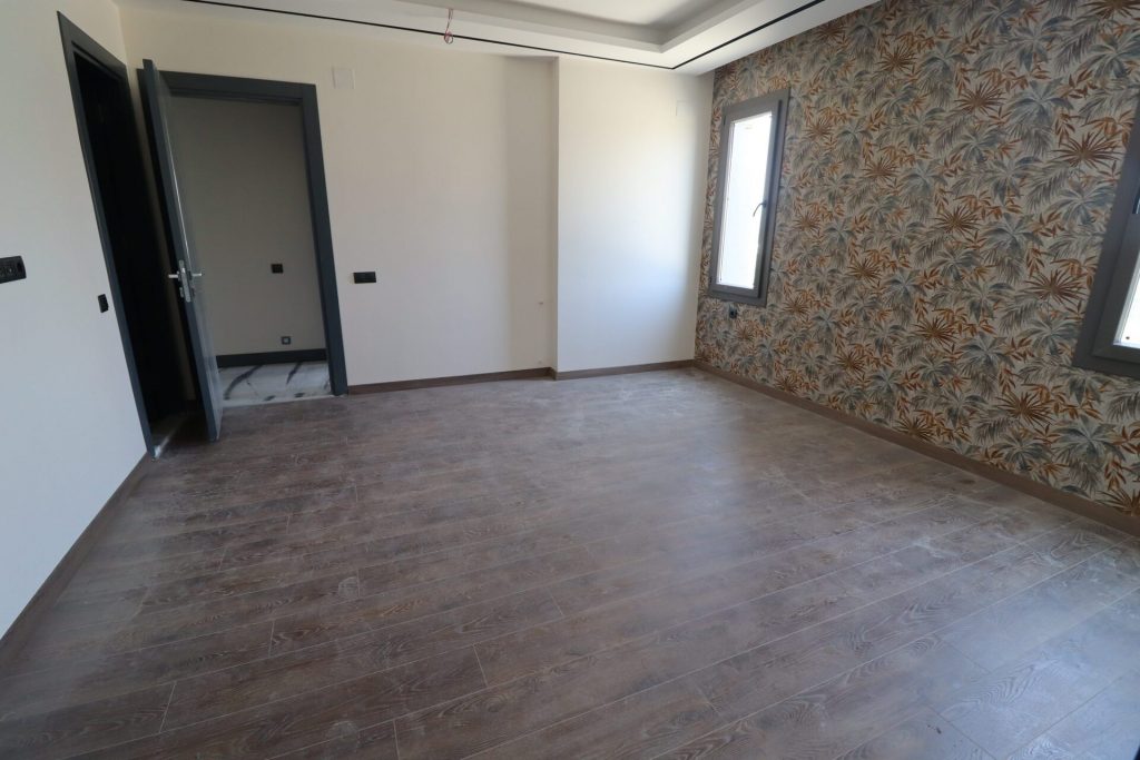 MERSİN ARPAÇBAHŞİŞ KAYIKÇIOĞLU’NDA SATILIK LÜKS 4+1 DAİRE