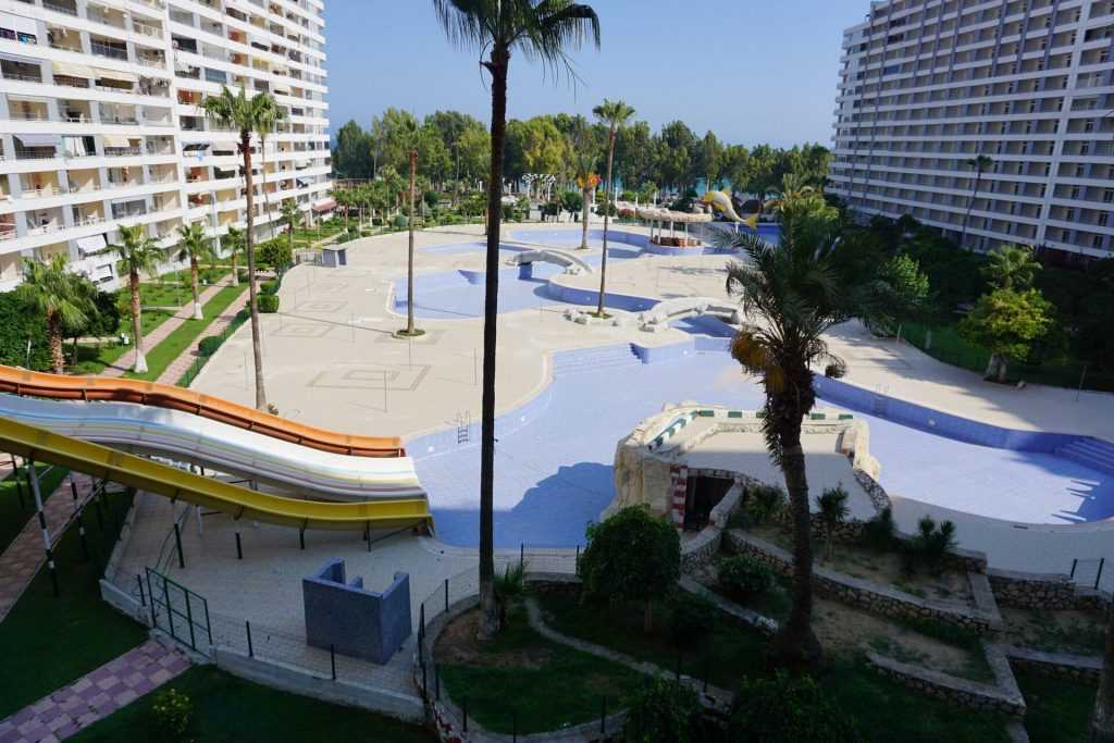 TÖMÜK DOĞAN AQUAPARK SİTESİ DAĞ DENİZ CEPHELİ SATILIK 1+1 DAİRE