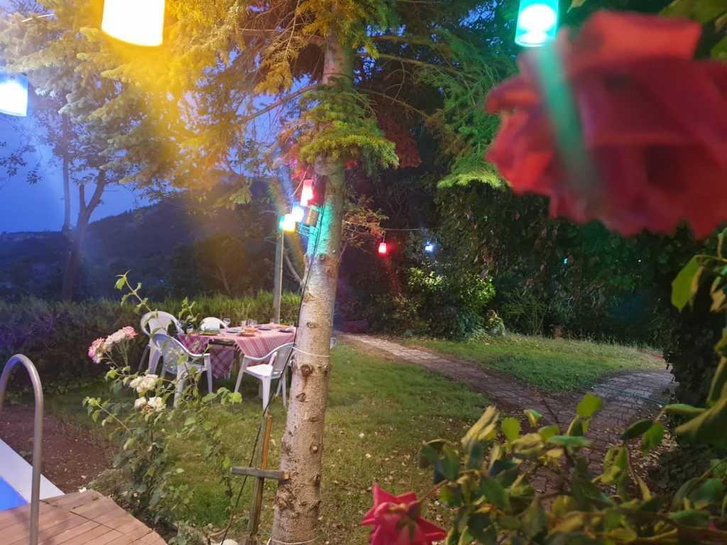 Çeşmeli de  Bağımsız Havuz Eşyalı Satılık 3.5+1  BağımsızÖzel Dizayn  Villa