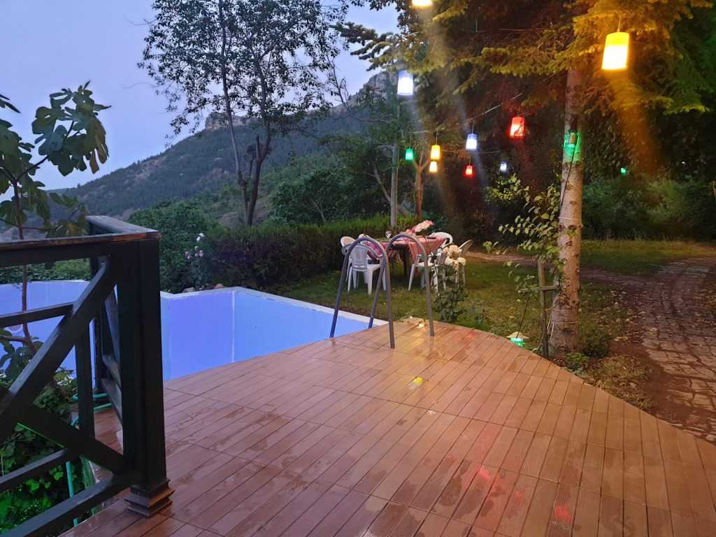 Çeşmeli de  Bağımsız Havuz Eşyalı Satılık 3.5+1  BağımsızÖzel Dizayn  Villa
