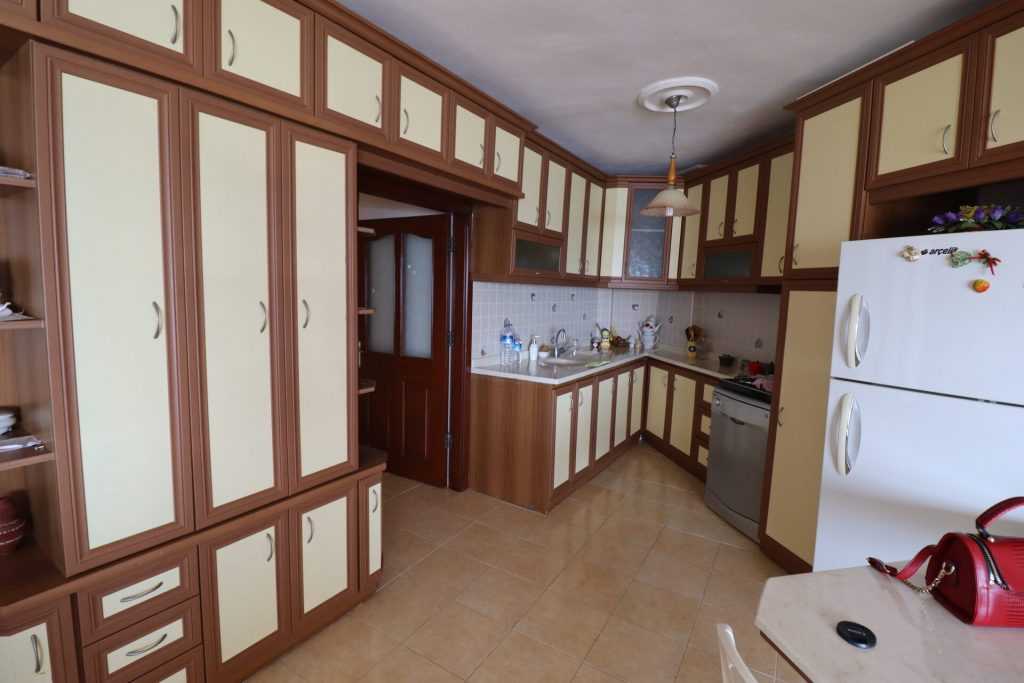 AYAŞ KOÇ SİTESİ EŞYALI SATILIK DENİZ MANZARALI 2+1 DAİRE