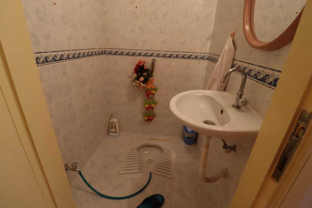 AYAŞ KOÇ SİTESİ EŞYALI SATILIK DENİZ MANZARALI 2+1 DAİRE